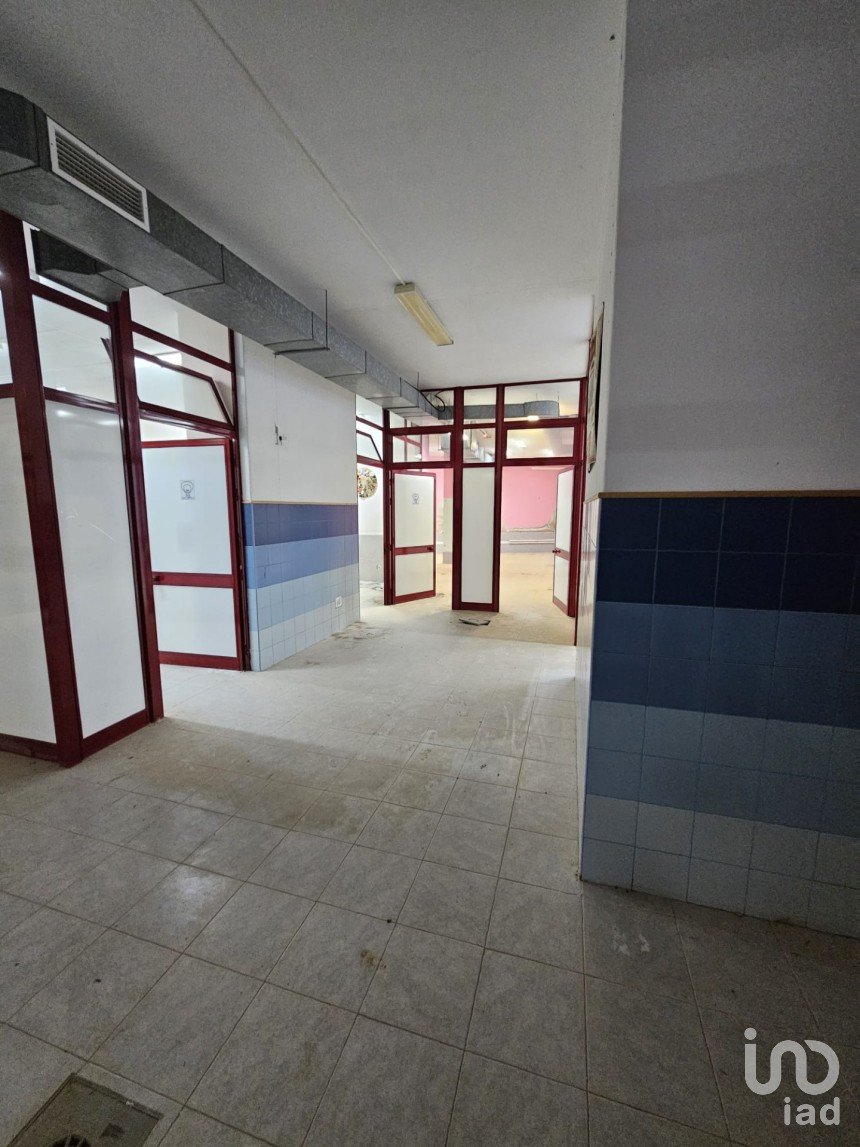 Boutique/Local commercial à Quarteira de 738 m²