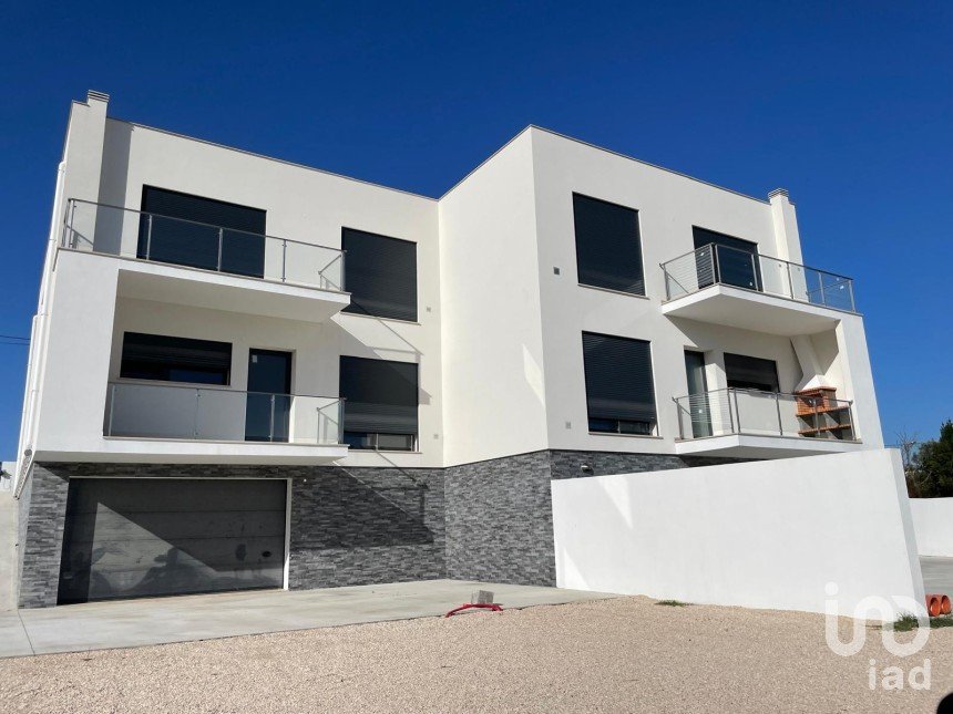 Maison T4 à Nossa Senhora da Piedade de 218 m²