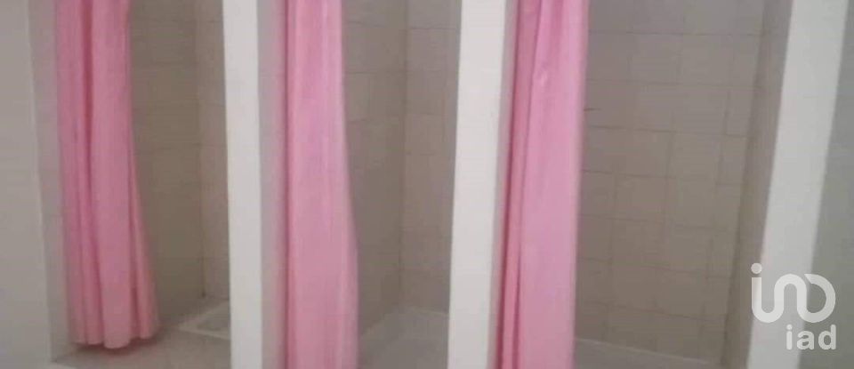 Boutique/Local commercial à Monte Real e Carvide de 181 m²