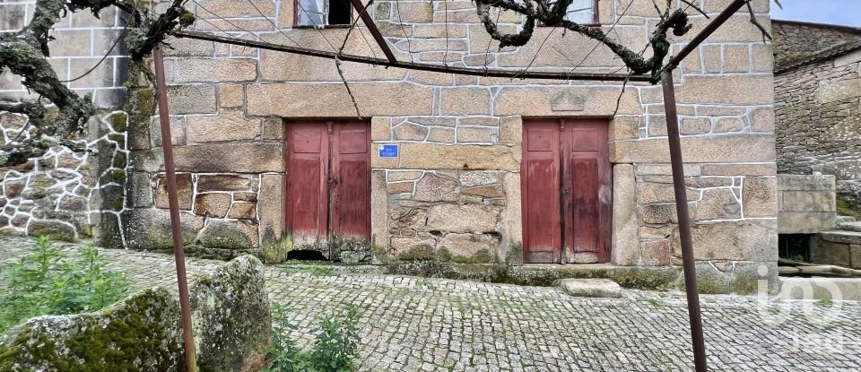 Casa de aldeia T2 em Ferreirim e Macieira de 183 m²