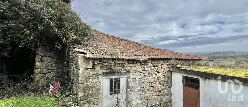 Casa de aldeia T2 em Ferreirim e Macieira de 183 m²