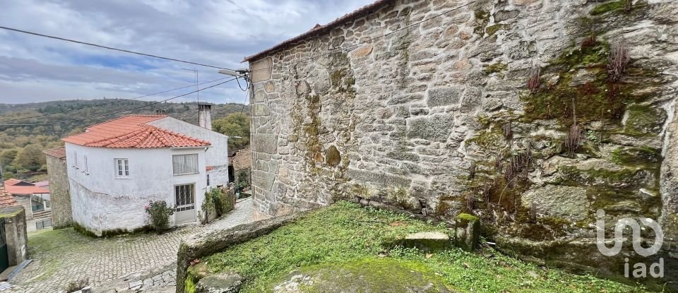 Casa de aldeia T2 em Ferreirim e Macieira de 183 m²