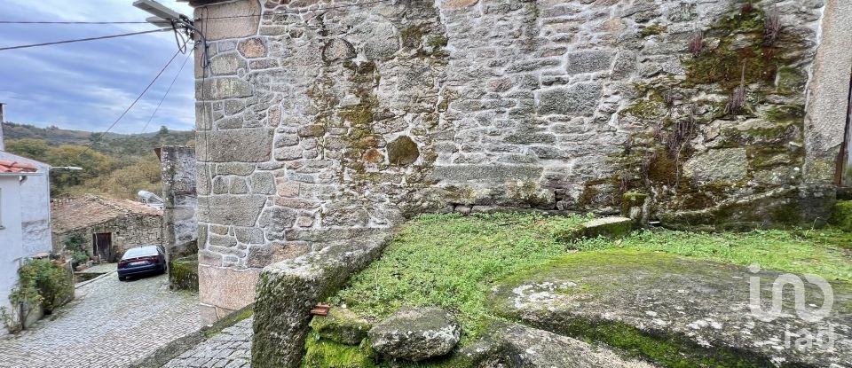 Casa de aldeia T2 em Ferreirim e Macieira de 183 m²