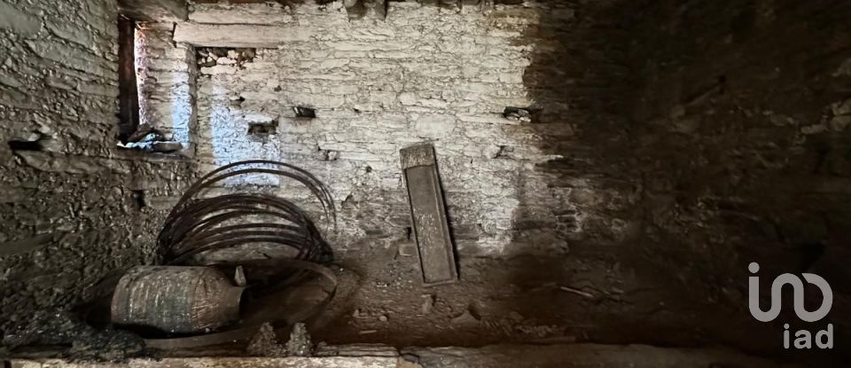 Maison de village T2 à Alvações do Corgo de 233 m²