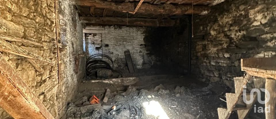 Maison de village T2 à Alvações do Corgo de 233 m²