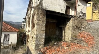 Maison de village T2 à Alvações do Corgo de 233 m²