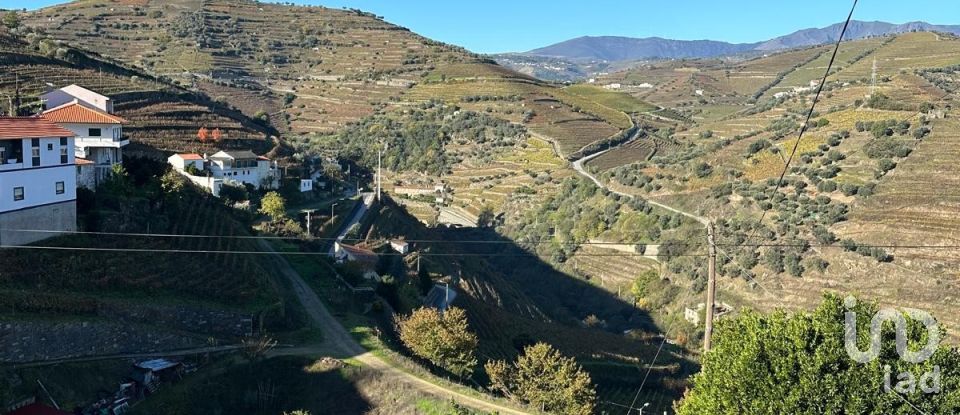 Maison de village T2 à Alvações do Corgo de 233 m²