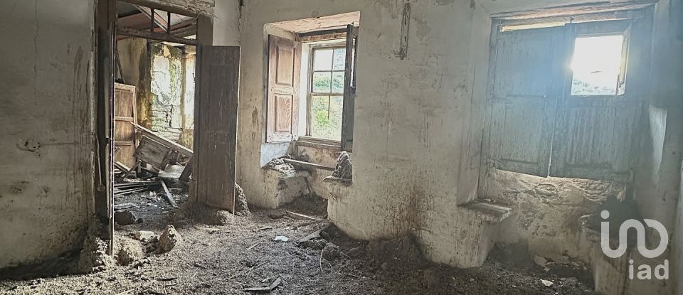 Maison de village T2 à Alvações do Corgo de 233 m²