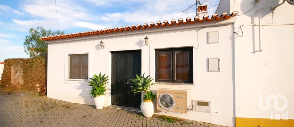 Maison de village T2 à Mértola de 74 m²