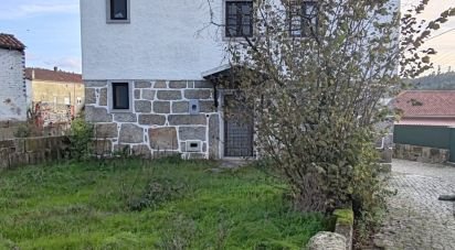 Maison de village T3 à Bobadela de 117 m²