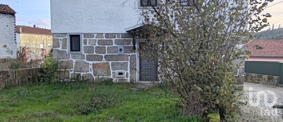 Maison de village T3 à Bobadela de 117 m²