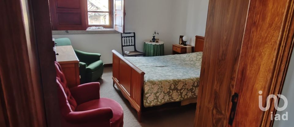 Maison de village T3 à Bobadela de 117 m²