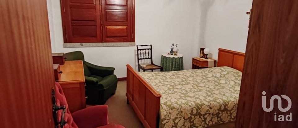 Maison de village T3 à Bobadela de 117 m²