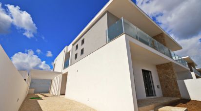 Maison T4 à Fernão Ferro de 175 m²