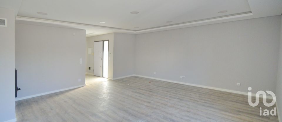 House T4 in Fernão Ferro of 175 m²