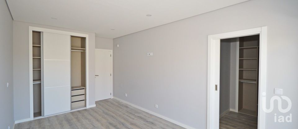 House T4 in Fernão Ferro of 175 m²