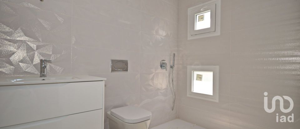 House T4 in Fernão Ferro of 175 m²