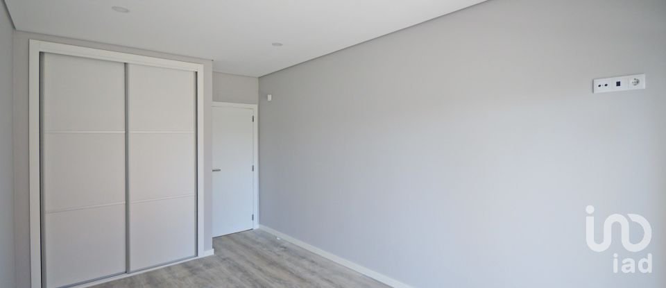 House T4 in Fernão Ferro of 175 m²