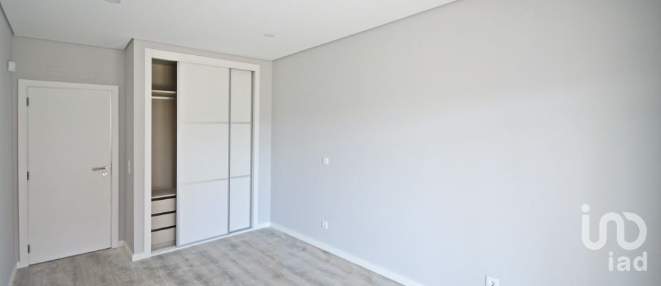 House T4 in Fernão Ferro of 175 m²