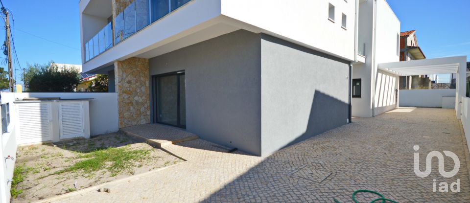 House T4 in Fernão Ferro of 175 m²