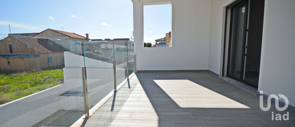 House T4 in Fernão Ferro of 175 m²