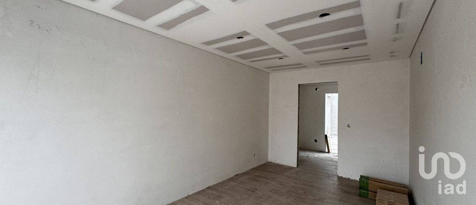 House T3 in Fernão Ferro of 135 m²