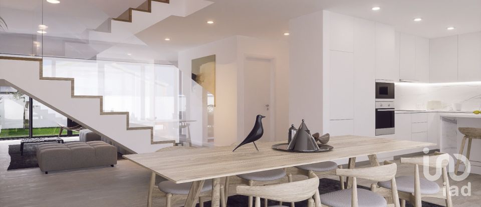 House T4 in Silveira of 211 m²