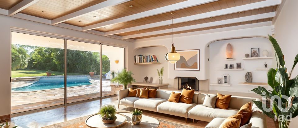 Casa tradicional T5 em Corroios de 365 m²