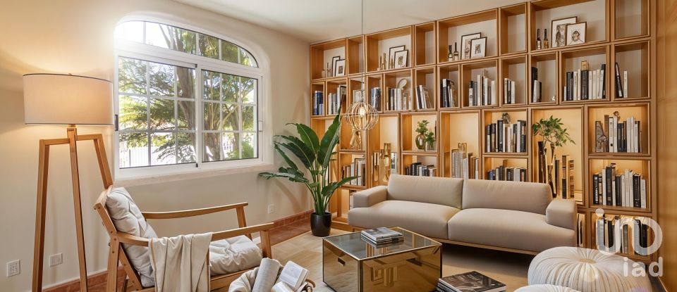 Casa tradicional T5 em Corroios de 365 m²