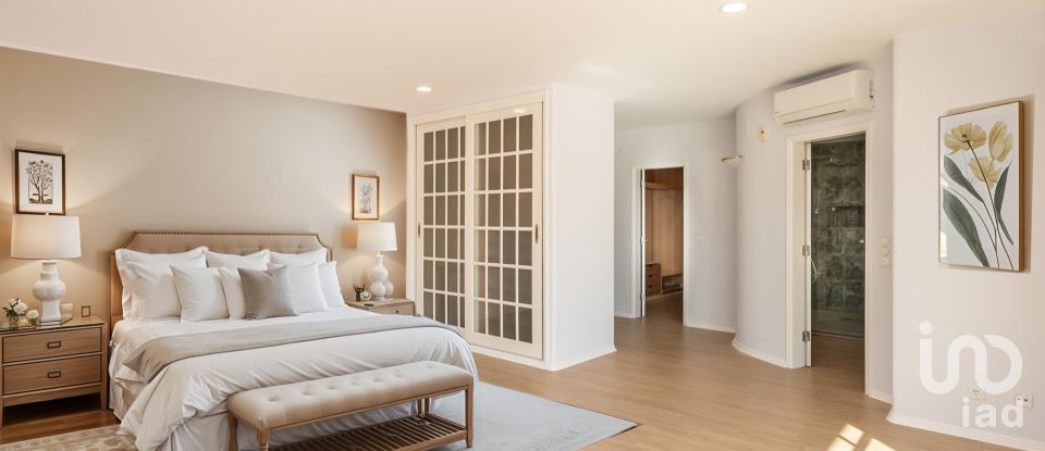 Casa tradicional T5 em Corroios de 365 m²