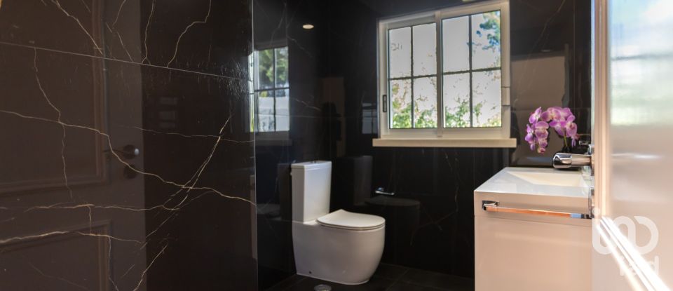 Casa tradicional T5 em Corroios de 365 m²