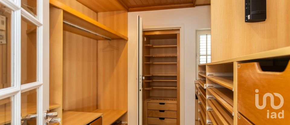 Casa tradicional T5 em Corroios de 365 m²