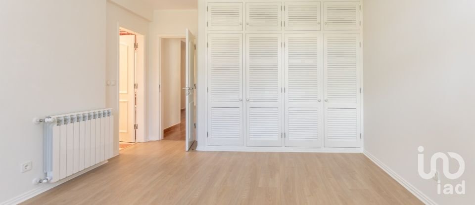 Casa tradicional T5 em Corroios de 365 m²