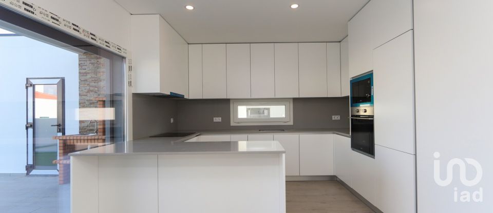 Maison T3 à Azeitão (São Lourenço e São Simão) de 150 m²