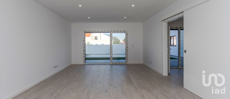 Maison T3 à Azeitão (São Lourenço e São Simão) de 150 m²