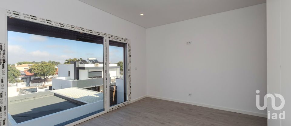 Maison T3 à Azeitão (São Lourenço e São Simão) de 150 m²