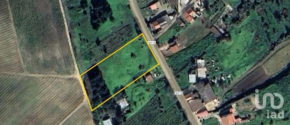 Terreno urbano em Carvoeira e Carmões de 3 960 m²