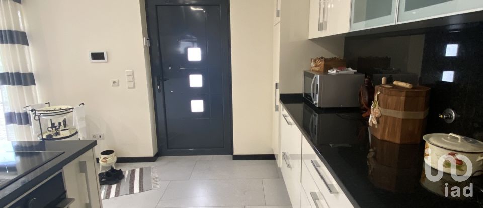 House T3 in Borbela e Lamas de Olo of 178 m²