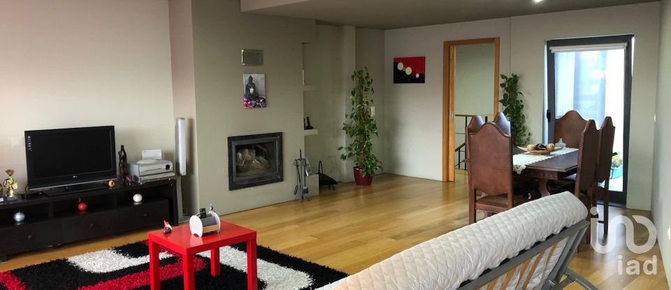 Moradia T3 em São Félix da Marinha de 157 m²