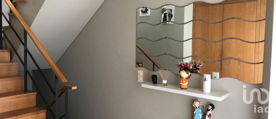 Moradia T3 em São Félix da Marinha de 157 m²