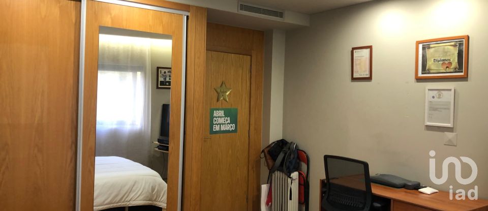 Moradia T3 em São Félix da Marinha de 157 m²