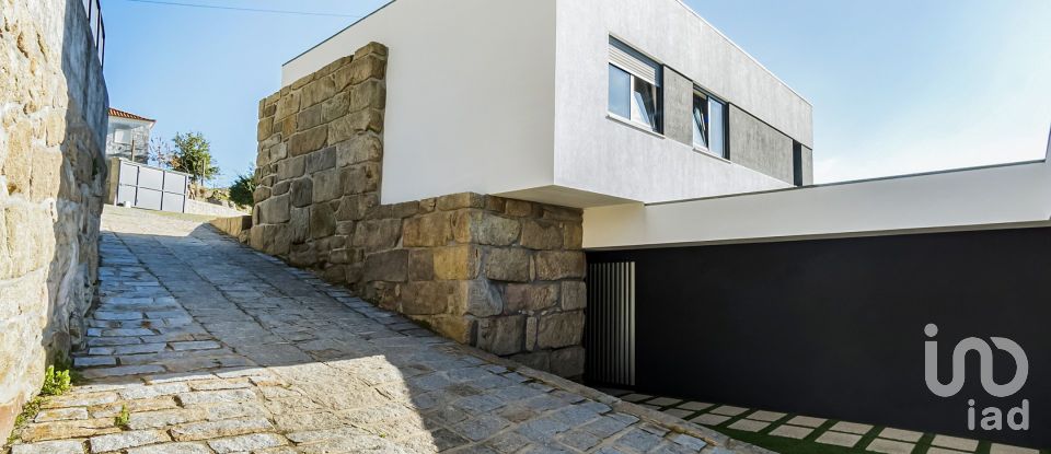 Maison T4 à Abragão de 226 m²