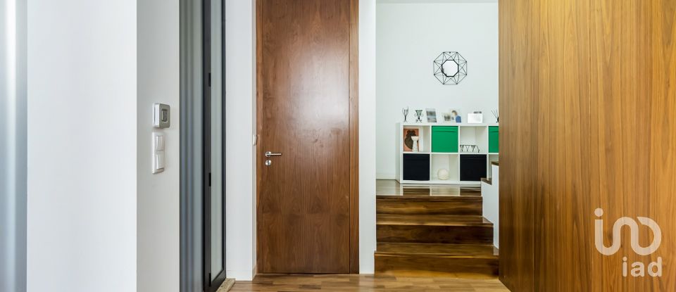 Maison T4 à Abragão de 226 m²