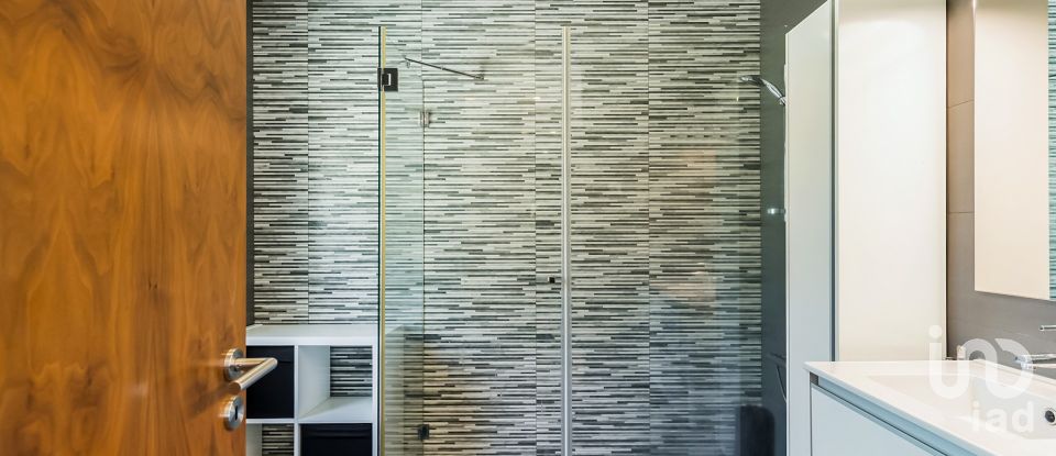 Maison T4 à Abragão de 226 m²