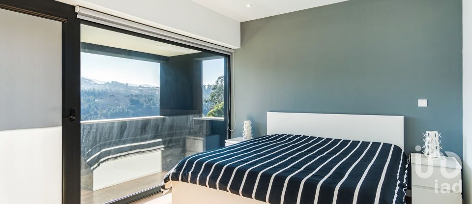 Maison T4 à Abragão de 226 m²