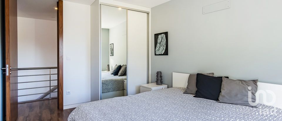 Maison T4 à Abragão de 226 m²