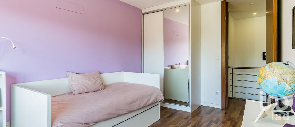 Maison T4 à Abragão de 226 m²