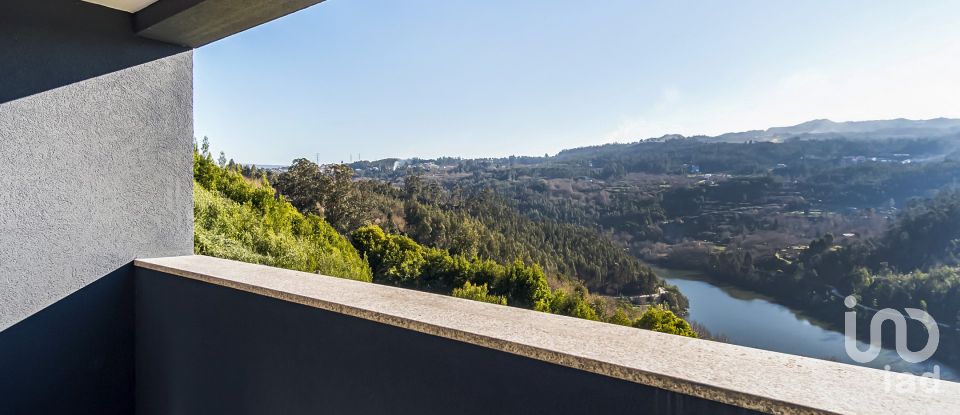 Maison T4 à Abragão de 226 m²