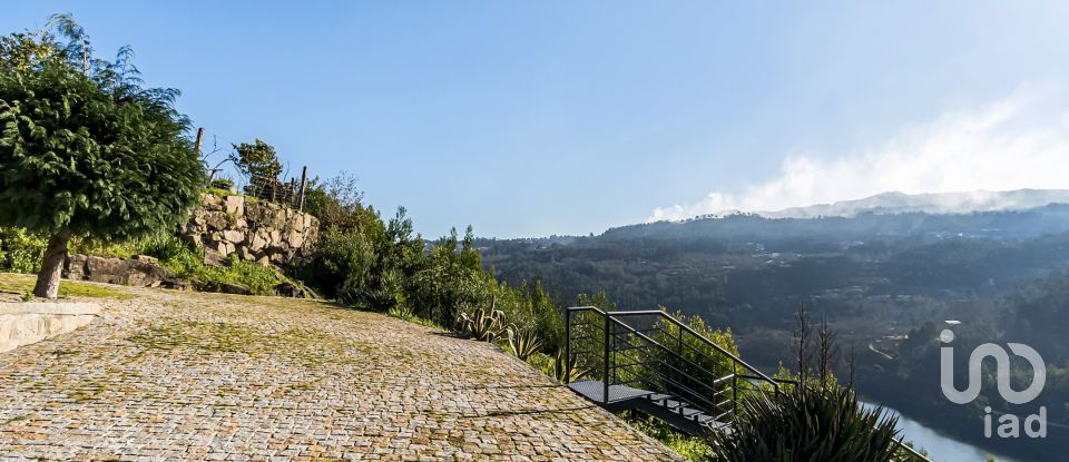 Maison T4 à Abragão de 226 m²