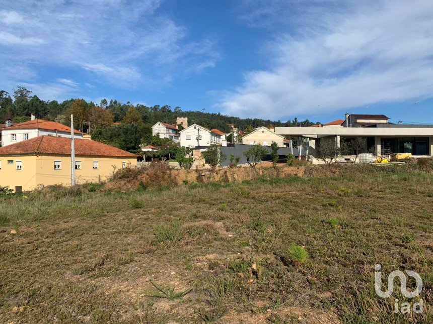 Terreno em Mujães de 904 m²